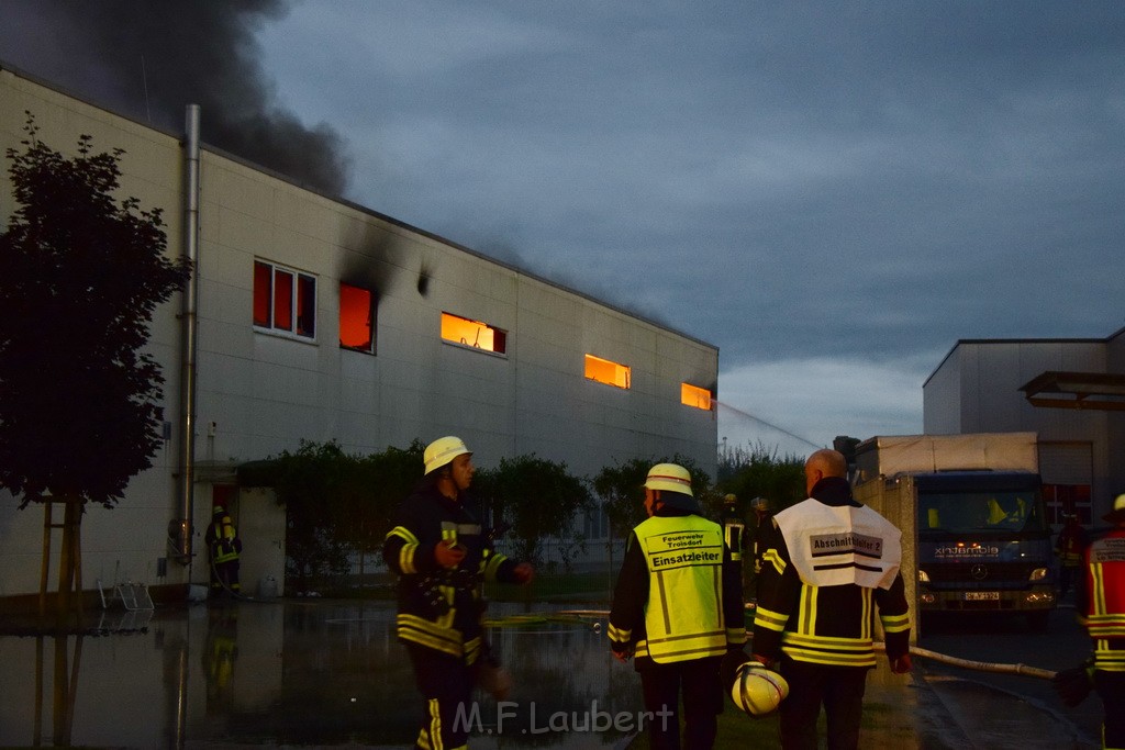 Grossbrand Halle Troisdorf Kriegsdorf Junkersring P401.JPG - Miklos Laubert